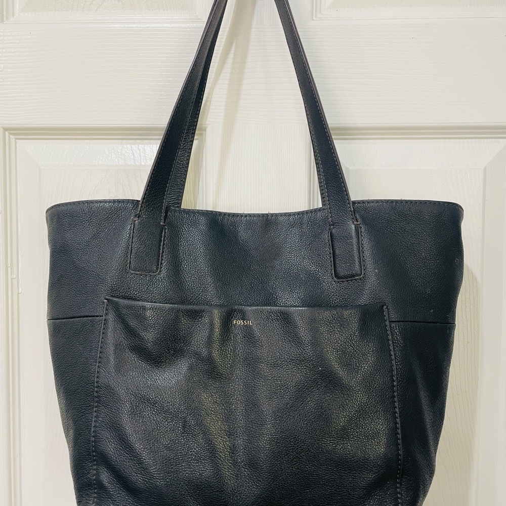 Fossil Black Leather Tote with Structured Design